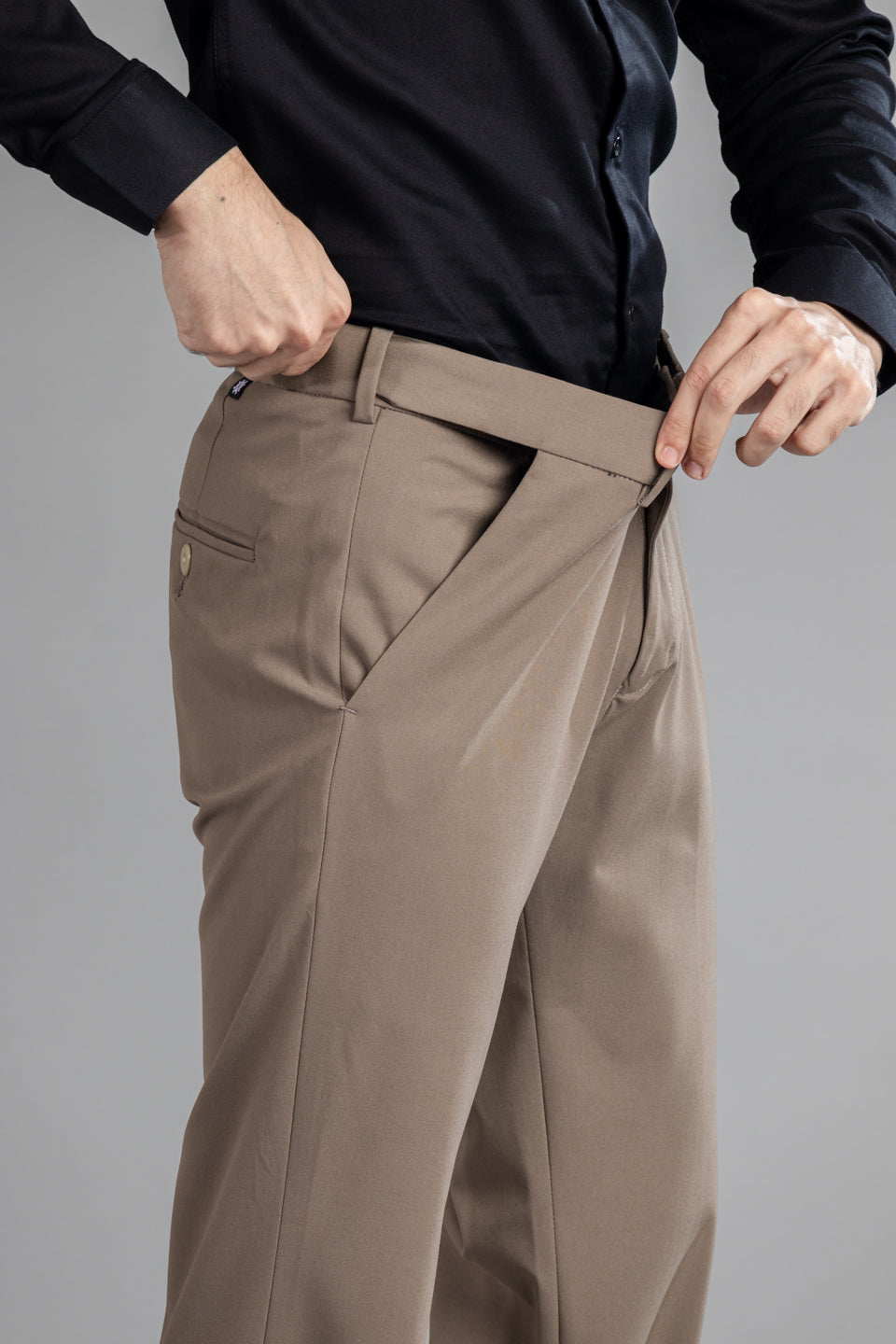 Mocha Bootcut Flexiwaist Pant – Close view