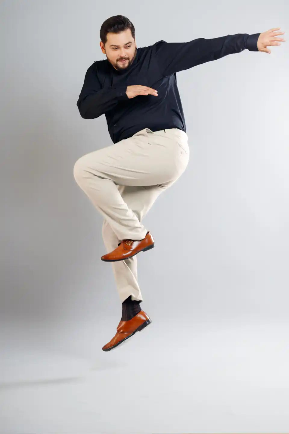 Men’s premium White Dove FlexiPlus Straight Fit Pant - Lifestyle view