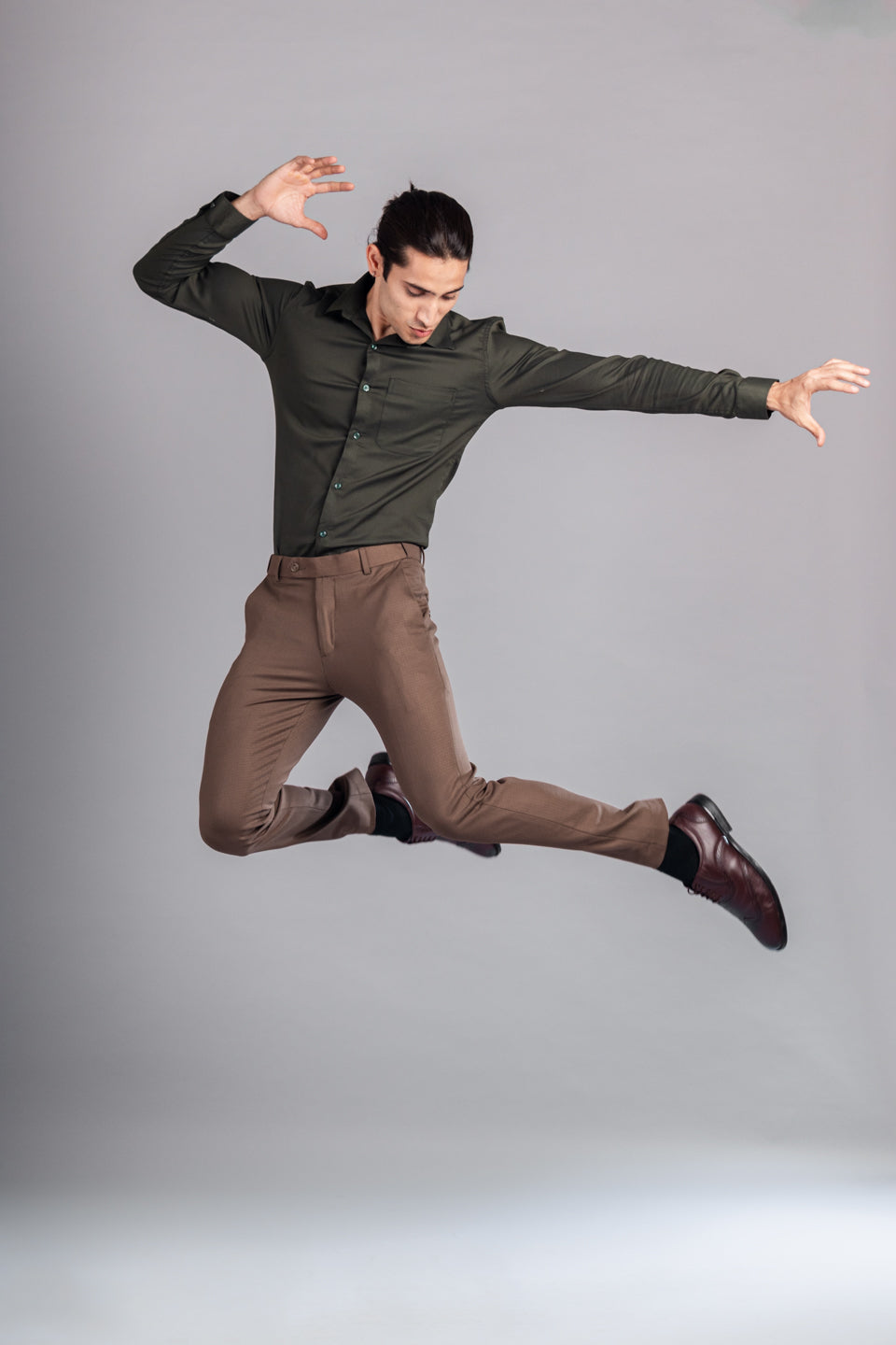 Men’s premium Gazelle Warp Checks Flexiwaist Pants – Lifestyle View