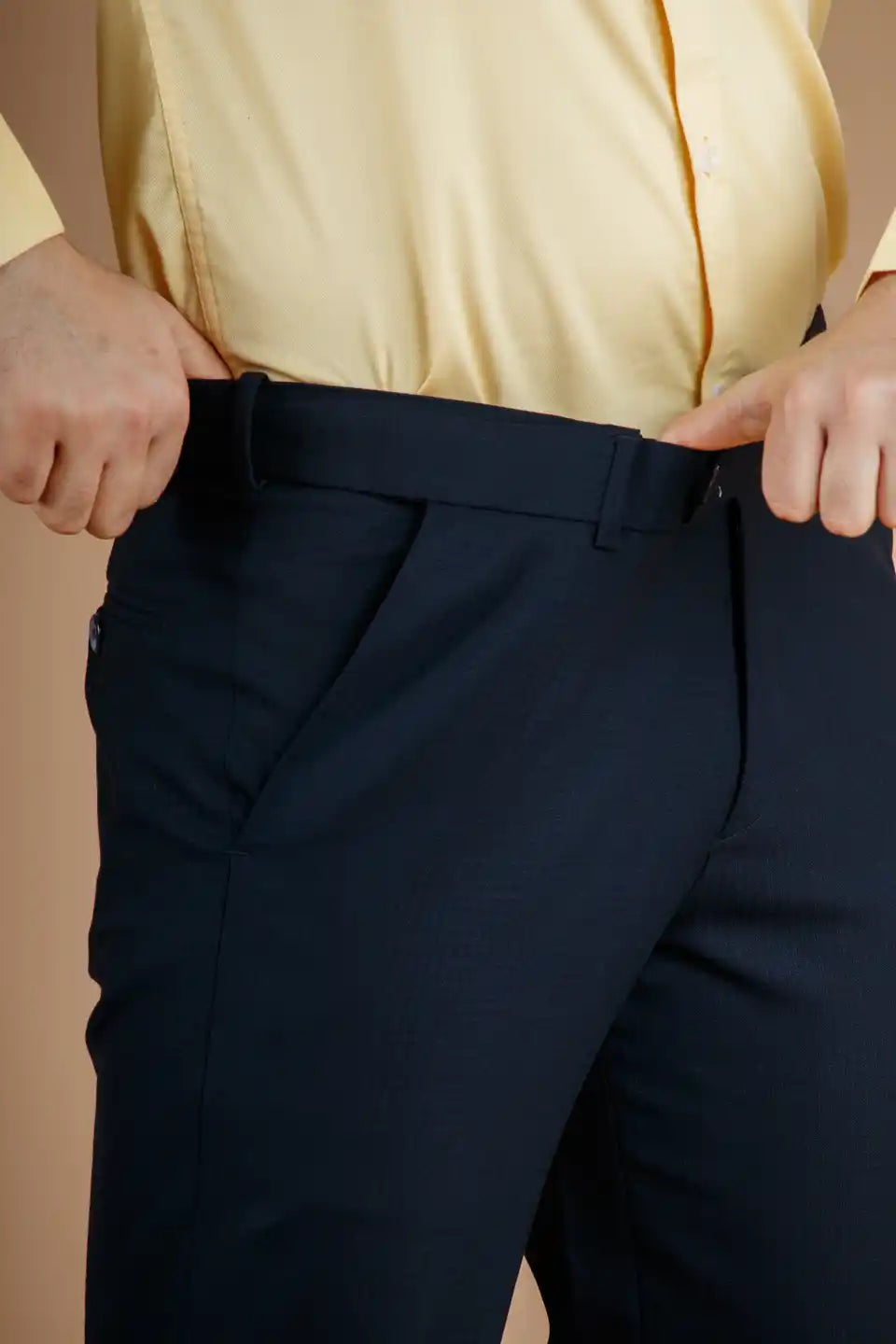 Men’s premium Warp Checks Flexiwaist Pants Iguana- Front view