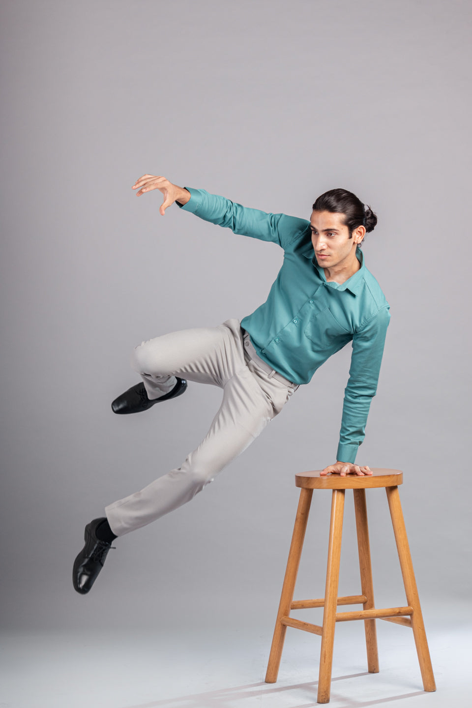 Men’s premium Unicorn Warp Checks Flexiwaist Pants - Lifestyle view