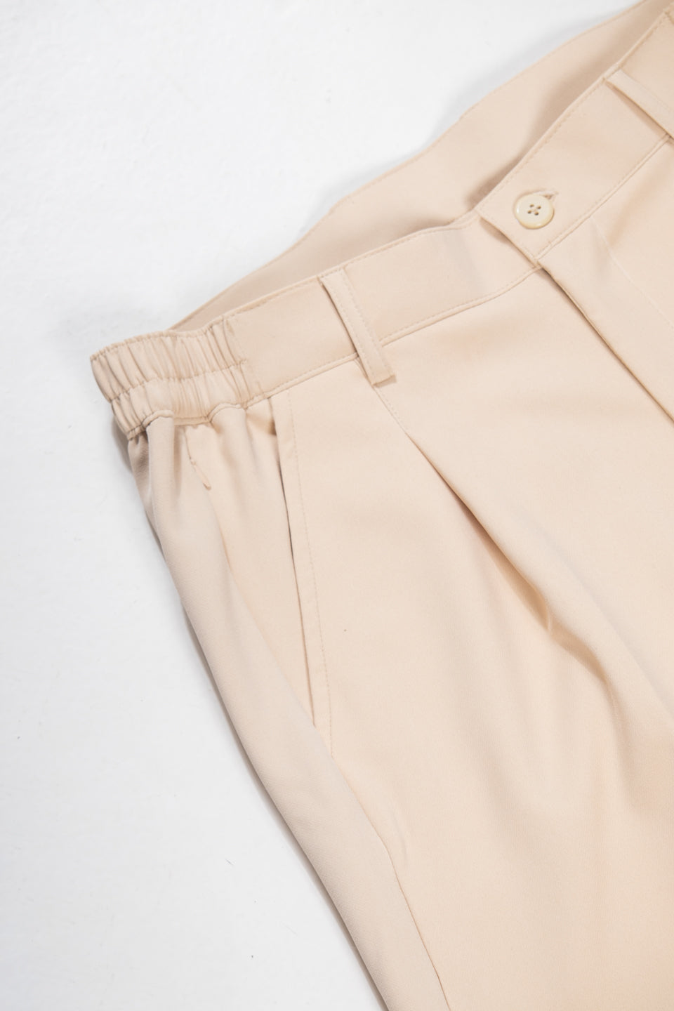 Men’s premium Ivory Korean Pleated Pant - Close view