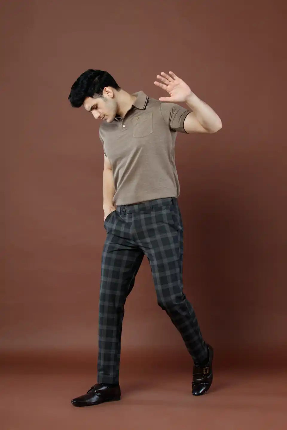 Men’s premium Storm Grey Soho Checks Flexiwaist Pants - Lifestyle view