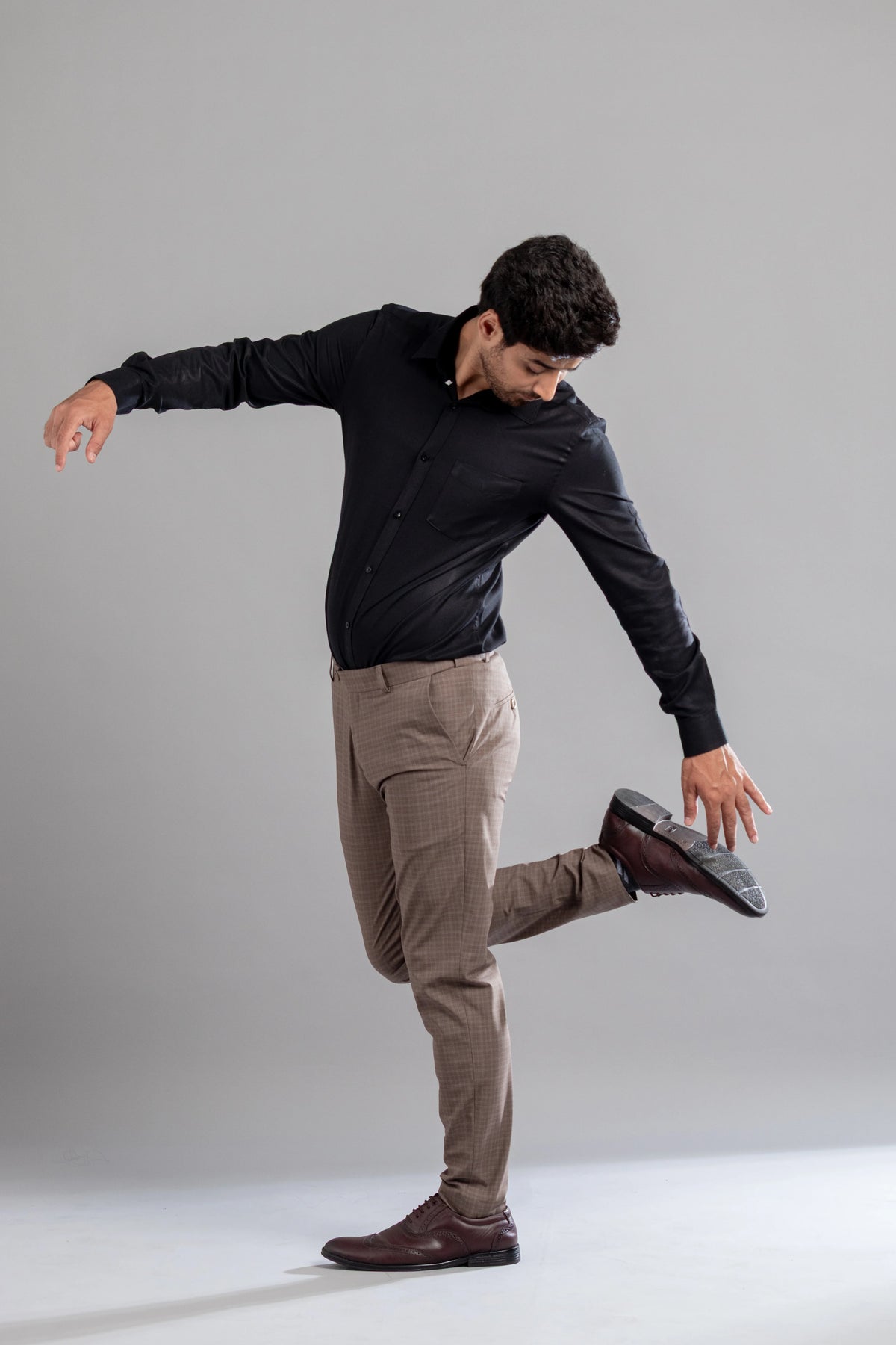 Brown Stone Box-in Checks Flexiwaist Pants - Ankle Fit