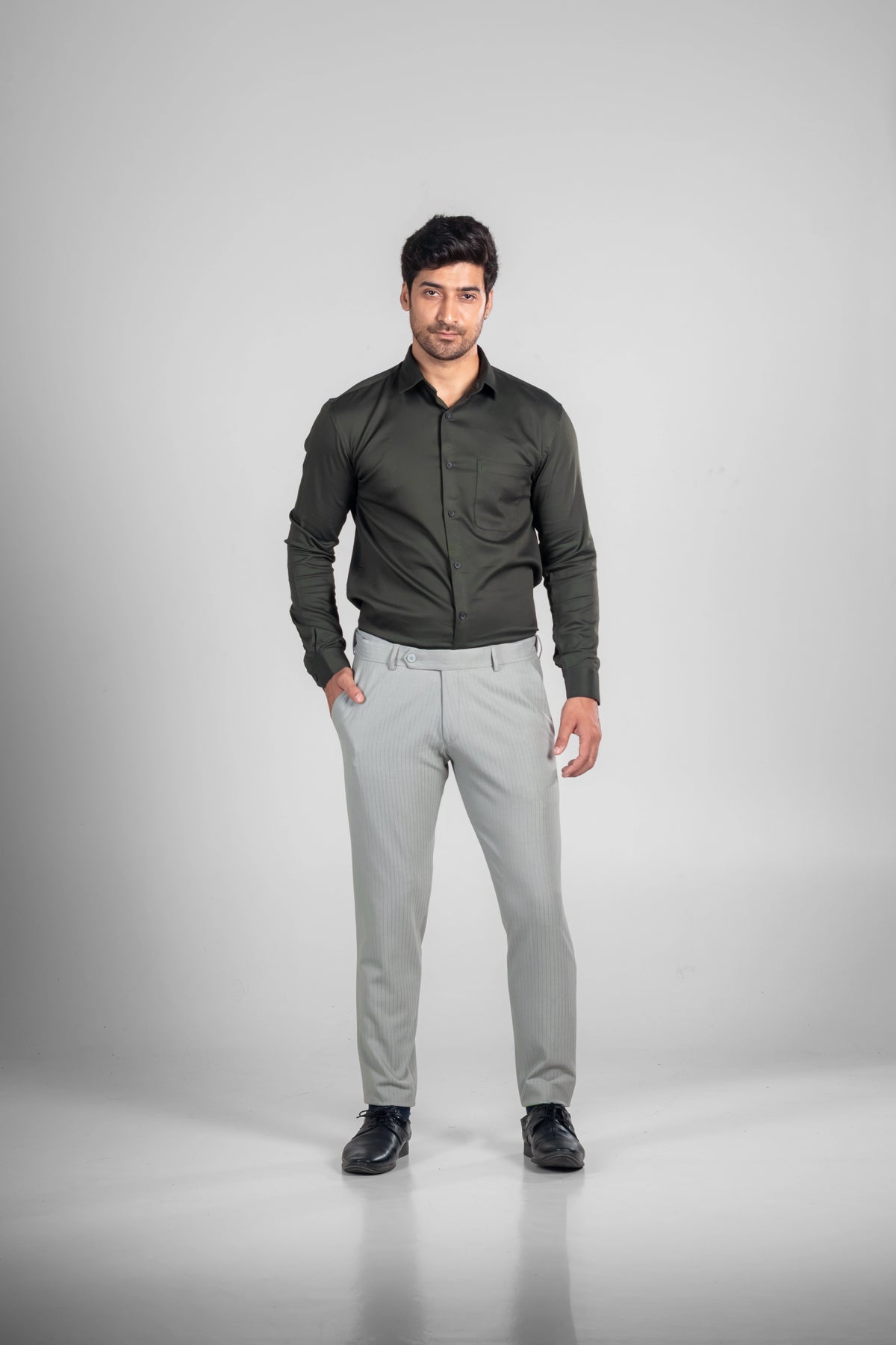 Ash Olive Soft Lining Flexiwaist Pant – Lifestyle view