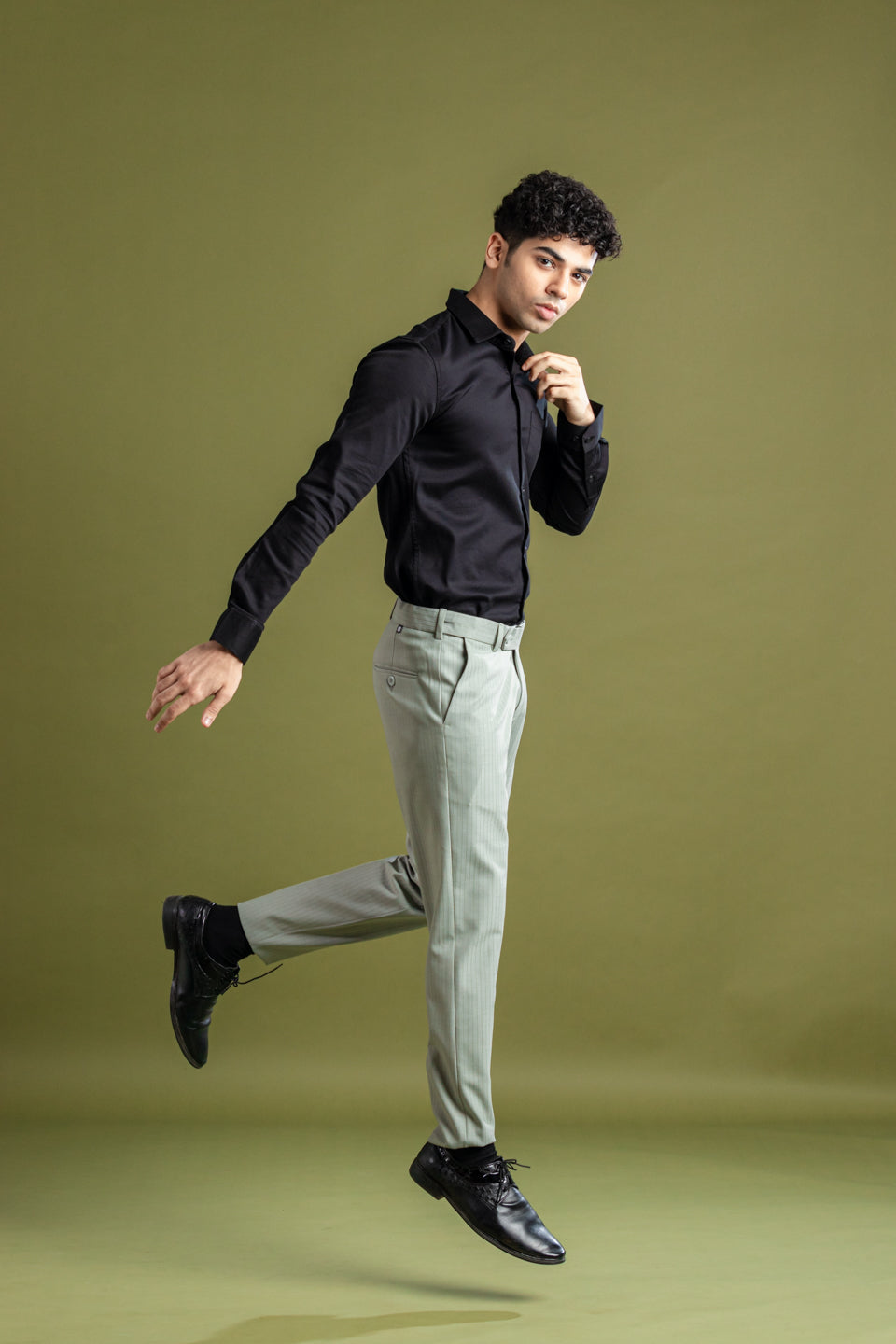 Ash Olive Soft Lining Flexiwaist Pant – Lifestyle view