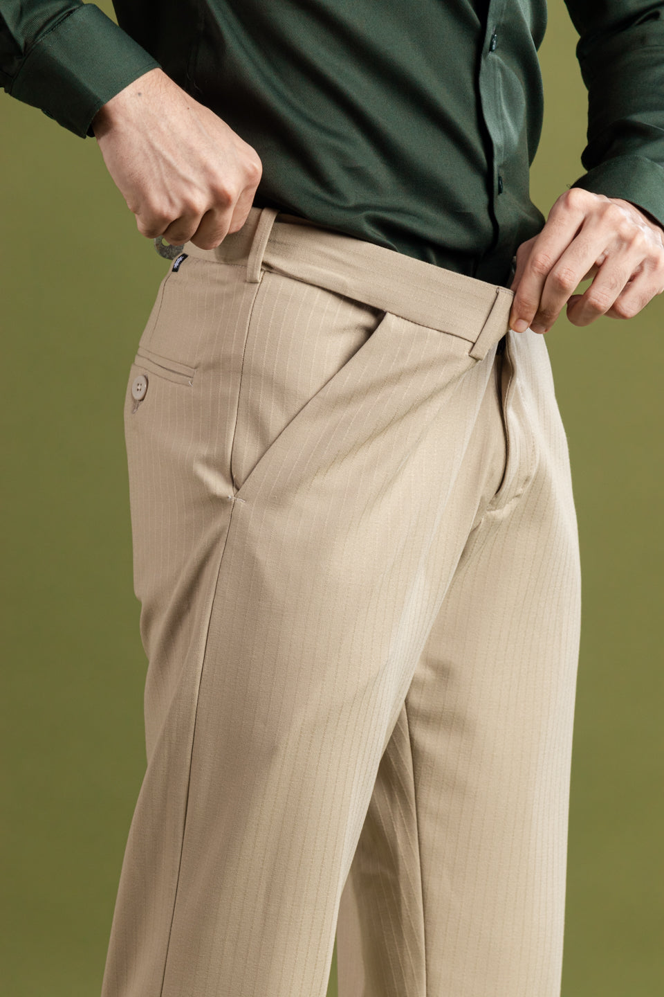 Soft Khaki Soft Lining Flexiwaist Pant – Close view