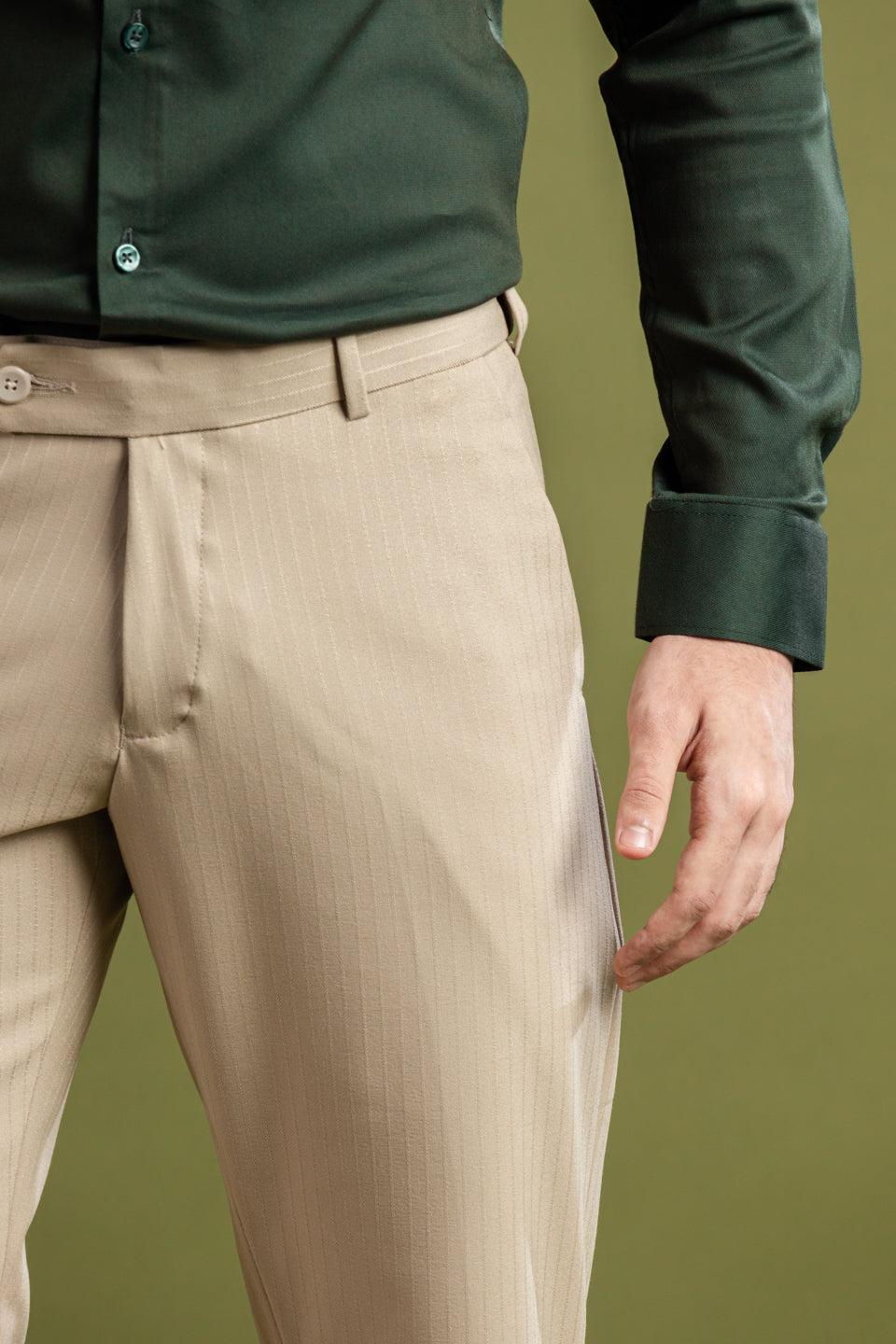 Soft Khaki Soft Lining Flexiwaist Pant – Close view