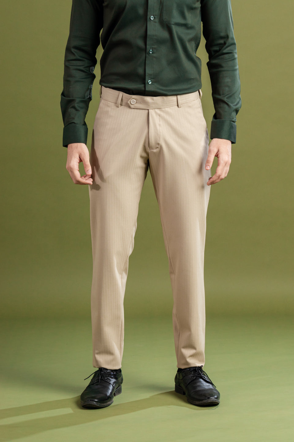Soft Khaki Soft Lining Flexiwaist Pant – Front view