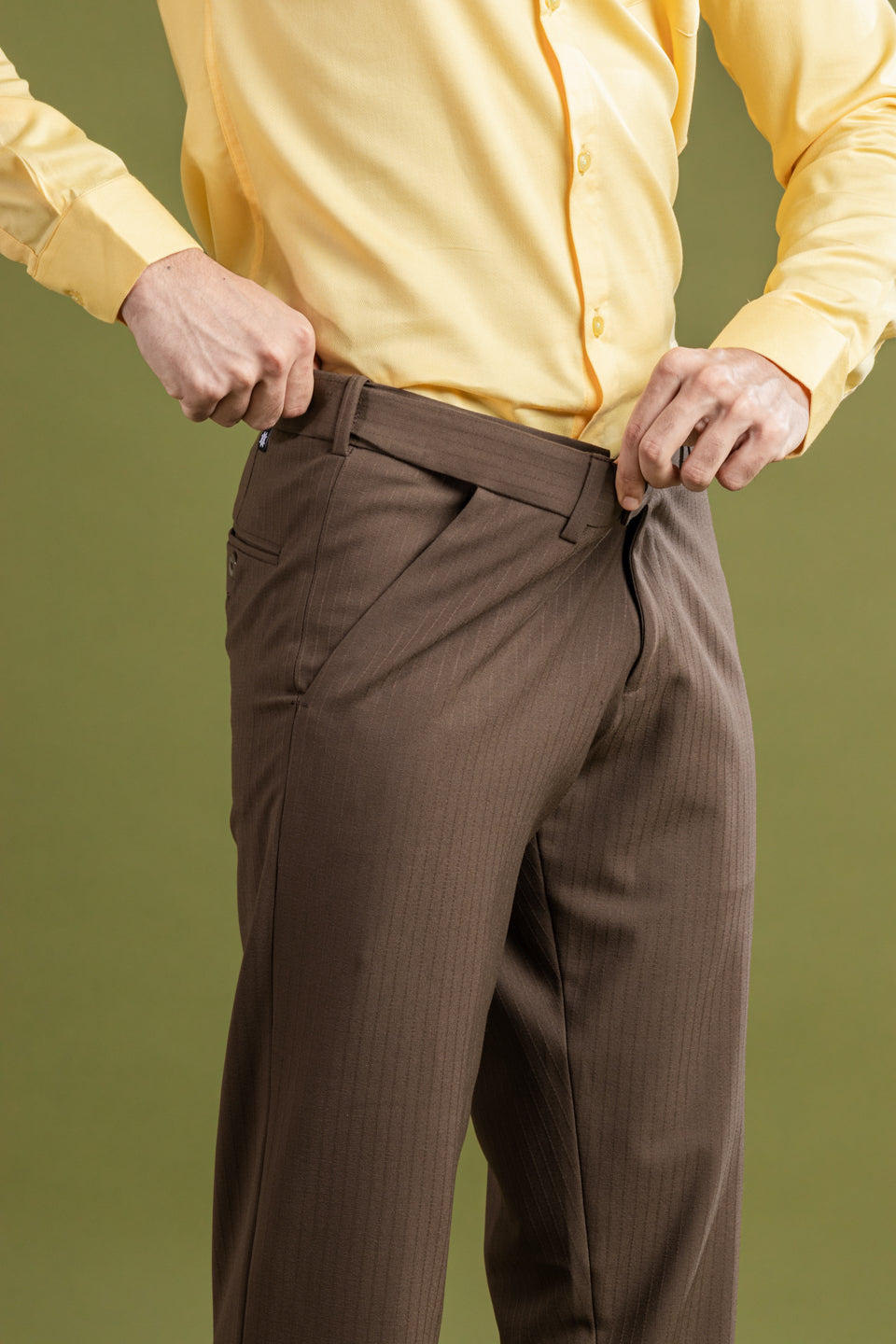 Walnut Brown Soft Lining Flexiwaist Pant – Close view