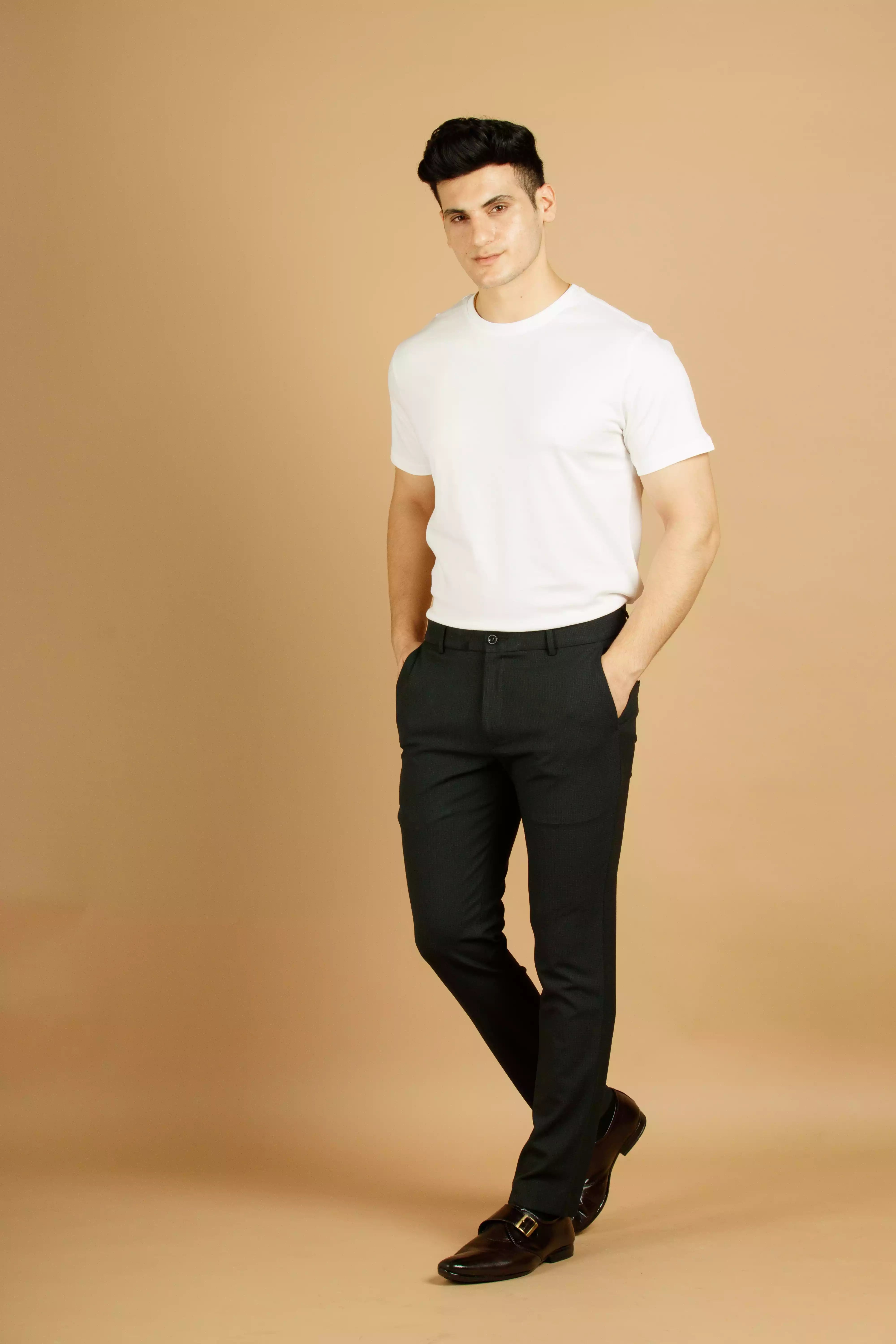 Ultra Stretch Checks Pants In Green Color